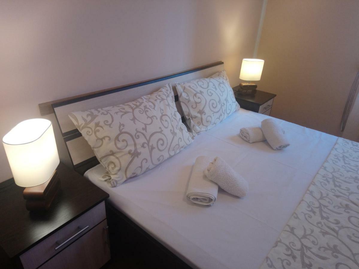 Bohemian Rhapsody Nbg Apartment Белград Екстериор снимка